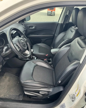 Jeep Compass cena 75500 przebieg: 58000, rok produkcji 2018 z Toruń małe 22